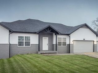 120 E Acacia Circle, Clever, MO 65631