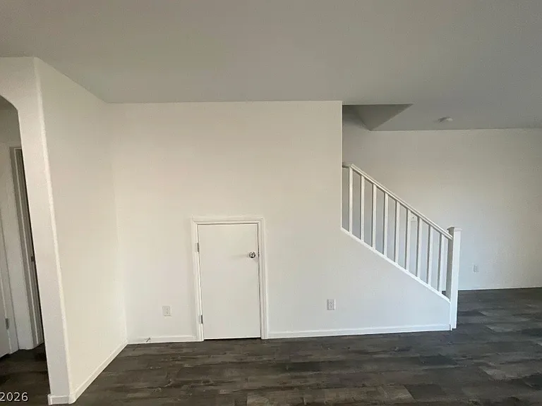 1051 Admiral Emblem St — Photo 8
