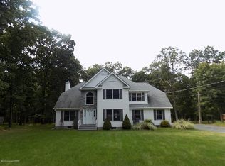 154 Depue Cir, Bushkill, PA 18324