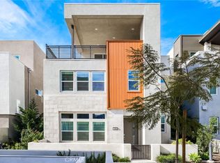211 Chorus, Irvine, CA 92618