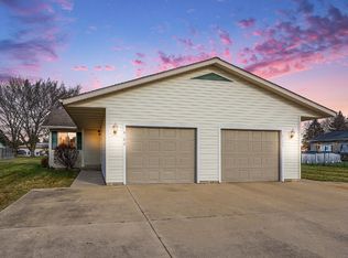 6192 Whitcomb Dr, Saginaw, MI 48603