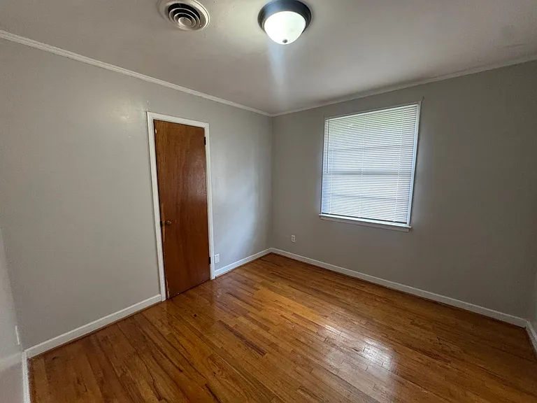 1143 Lakewood Dr — Photo 10