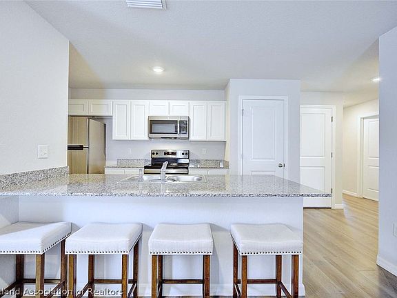 5th image of 1509 Stone Ridge Cir