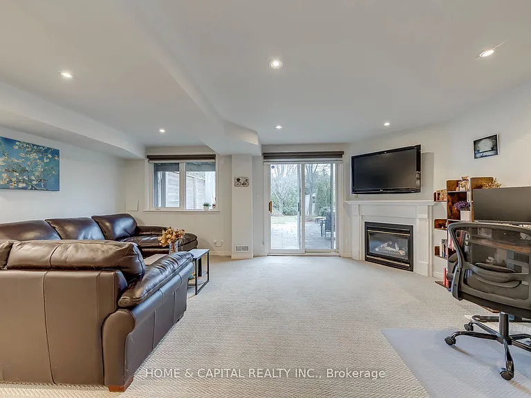 2287 Kingfisher Ct — Photo 40