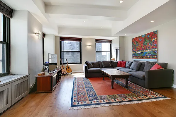Sold by R New York | media 6