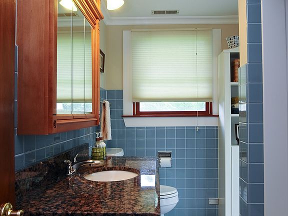 1st Floor Full Bathroom