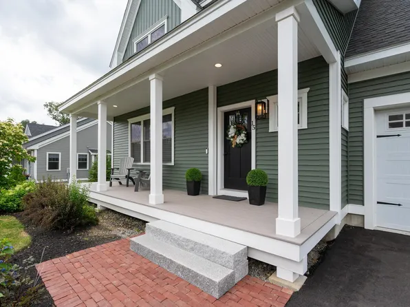 15 Rose Fountain Lane, Hampton, NH 03842
