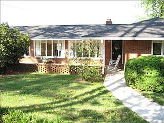 1st image of 454 Lakeview Heights Cir
