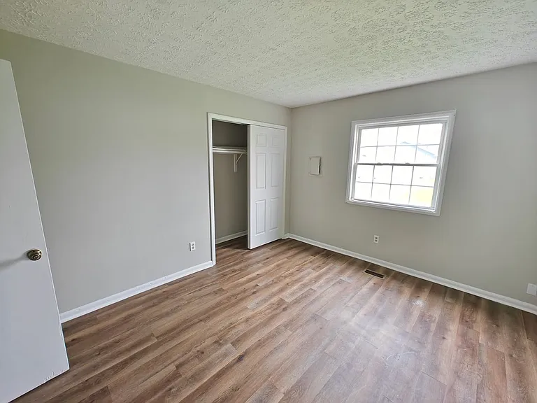 1442 Coachlite Dr — Photo 3