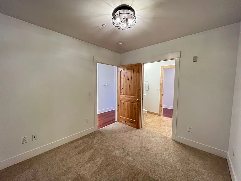 838 SE 38th Ave #302 — Photo 16