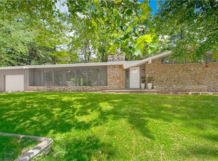 931 NW Valley Ln, Riverside, MO 64150