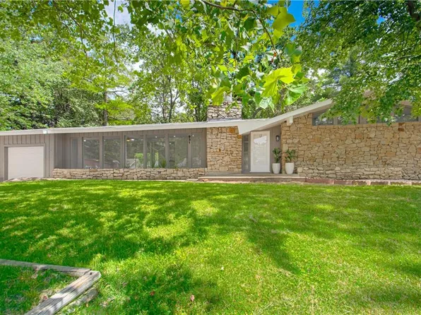 931 NW Valley Ln, Riverside, MO 64150