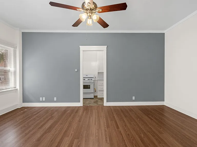 1611 Schrader Apartments (#810) — Photo 13