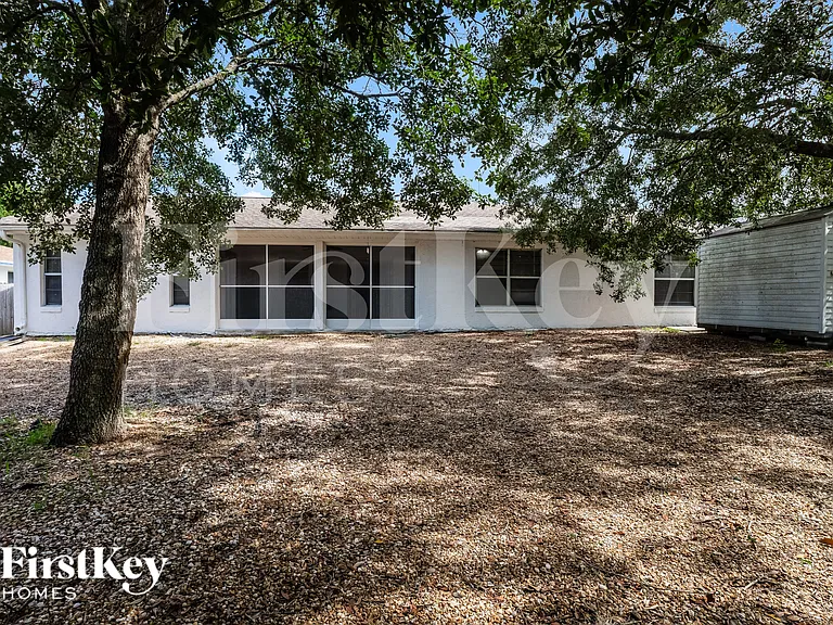 913 Sylvia Dr — Photo 18