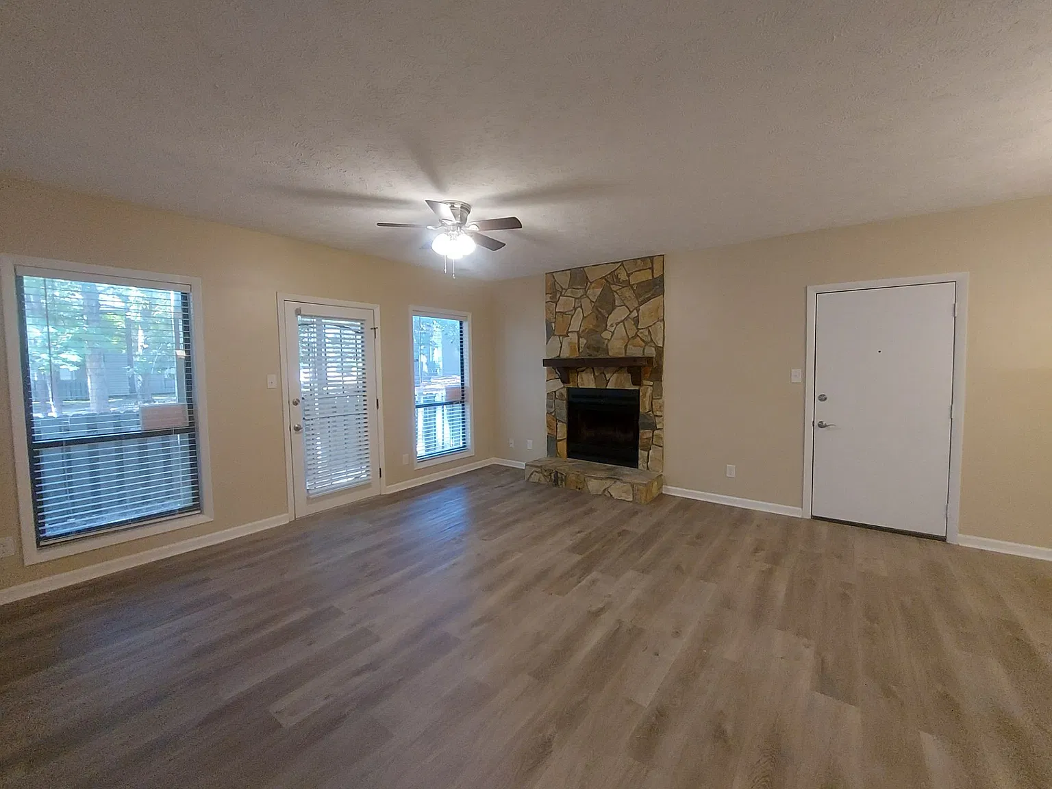 1865-02 Tryon Drive — Photo 2