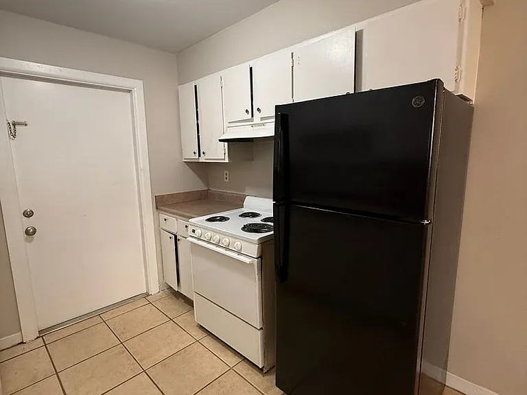 3801 SW 17th Pl — Photo 7