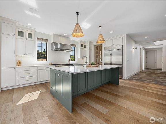 5th image of 315 Pugsley Place NW