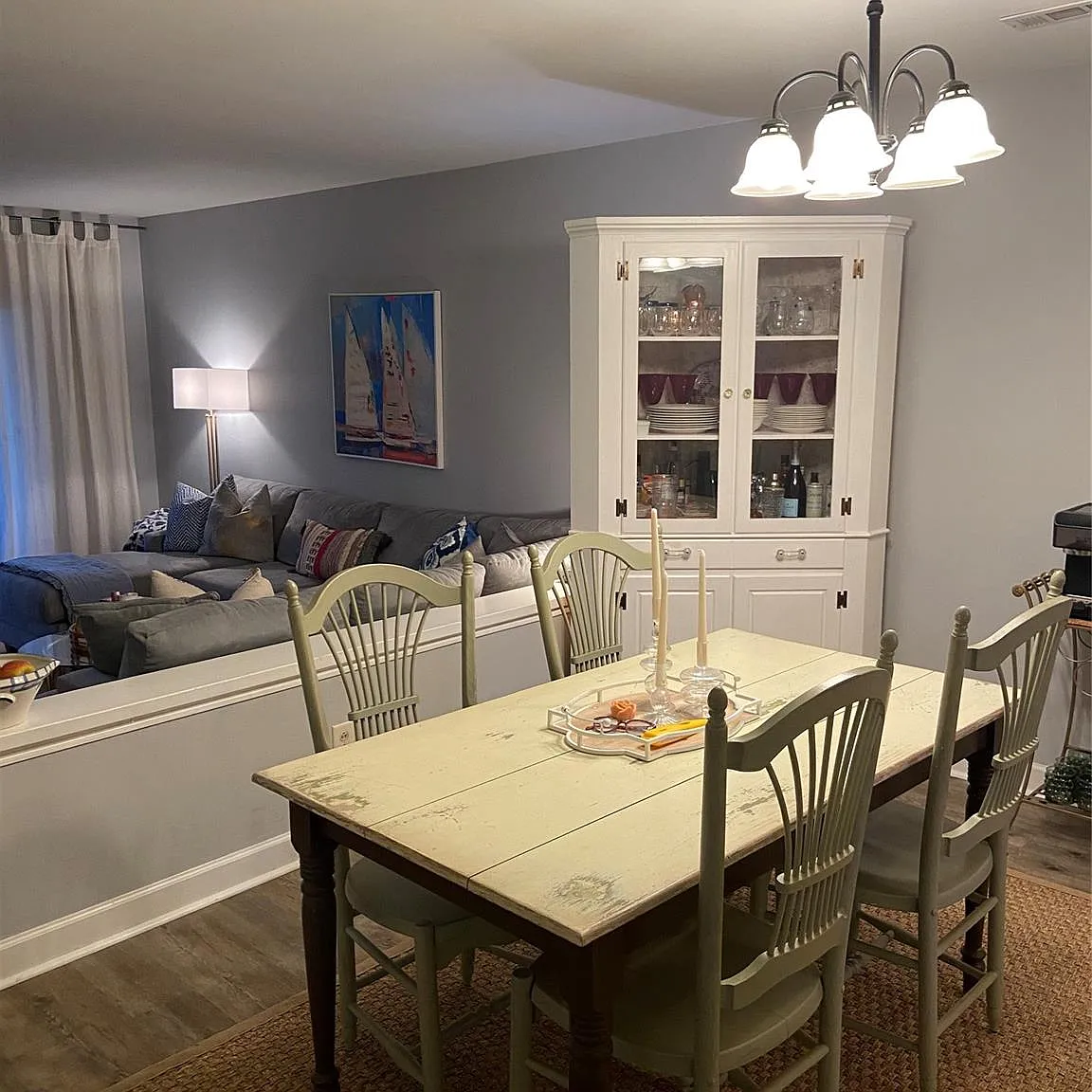 2 bed, 982.0 bath, $2,400 — Photo 2