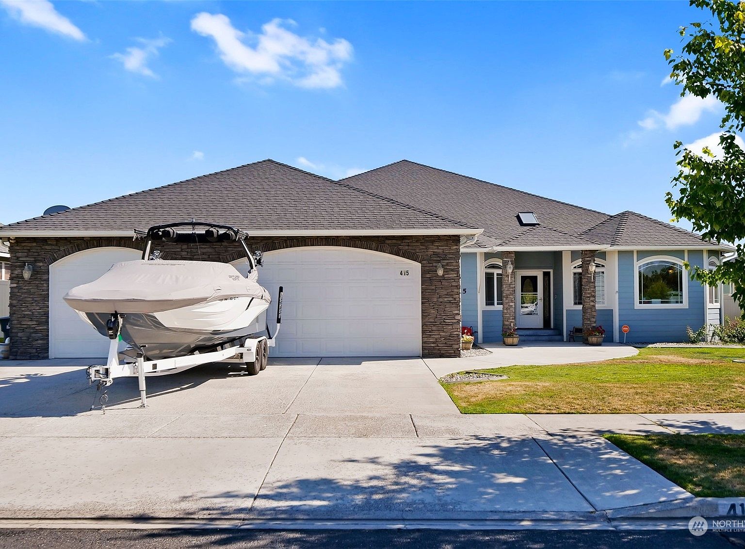 415 S Astor Loop, Moses Lake, WA 98837 MLS 2139940 Zillow