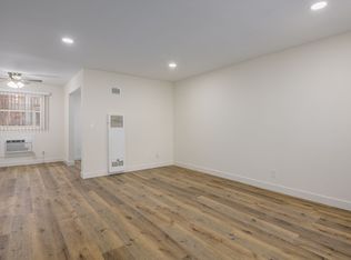 2001 N Beachwood Dr, Los Angeles, CA 90068