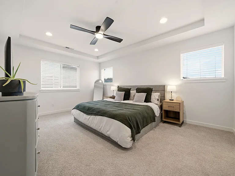 4327 NE 183rd St — Photo 9