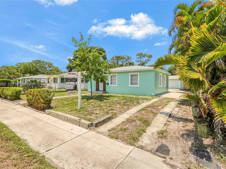 809 SW 17th St — Photo 30