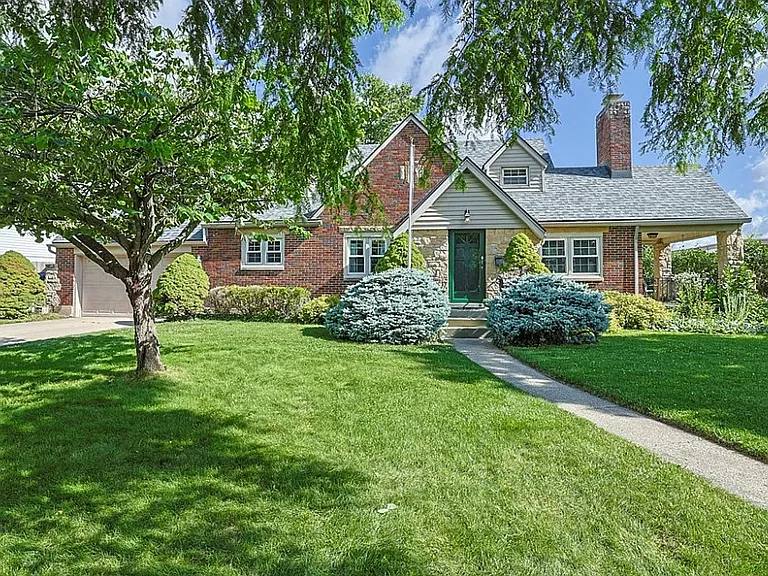 103A Chatham Dr — Photo 2