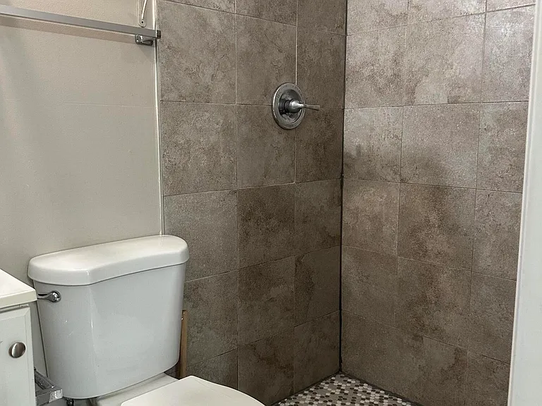 8070 Rose Marie Ave E — Photo 10