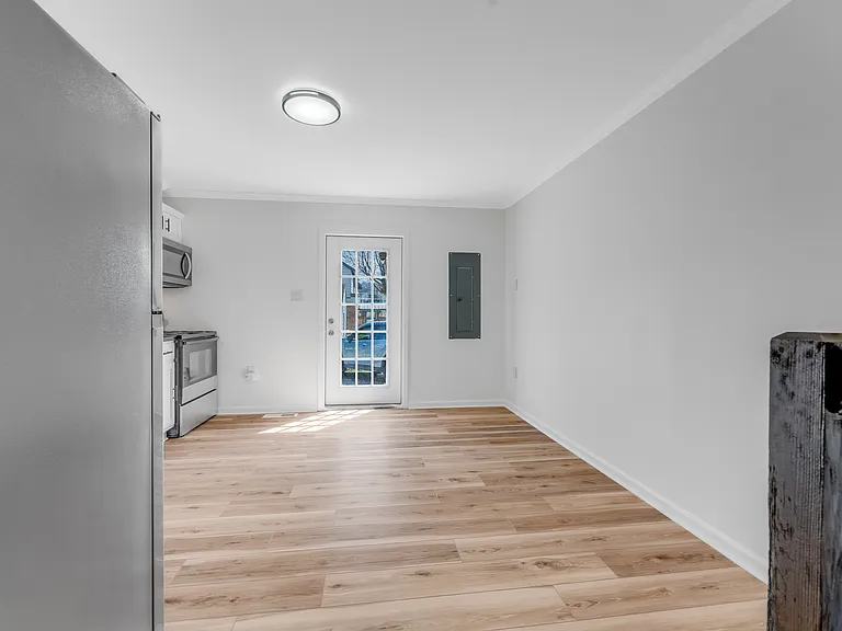 138 Putnam St — Photo 27