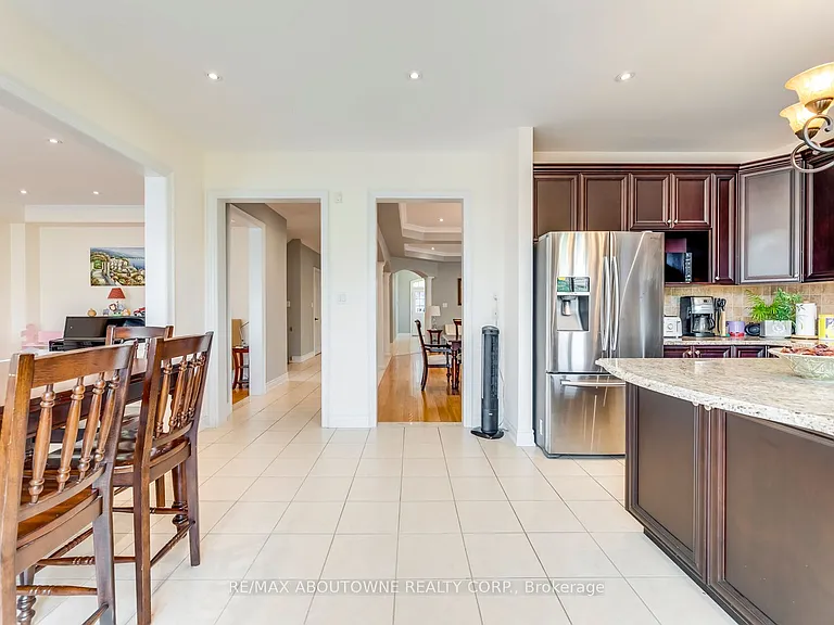 2481 Taylorwood Dr — Photo 17