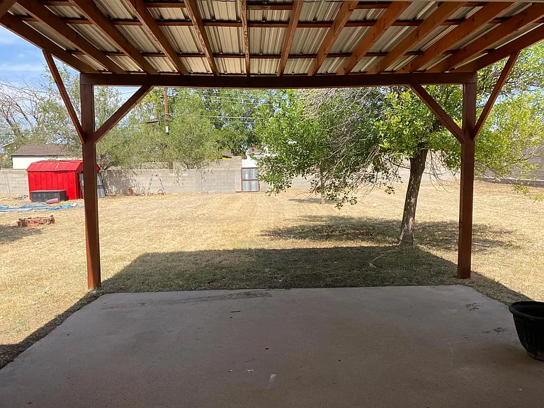 2703 Rebecca Dr — Photo 16