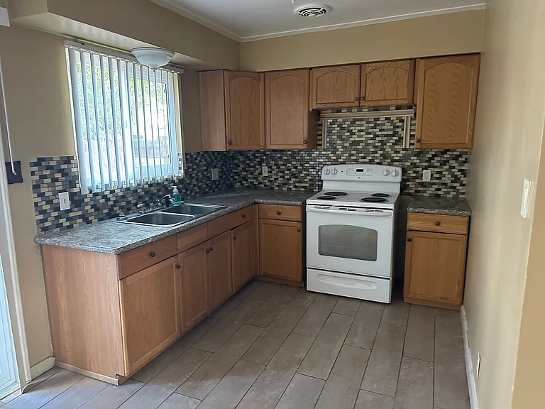 115 N Santa Rita St — Photo 4