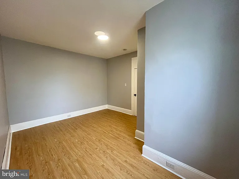 4417 Walnut St #3F — Photo 17