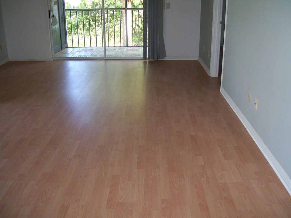 2nd image of 233 SE Village Dr