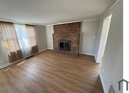 8 Branch St — Photo 2