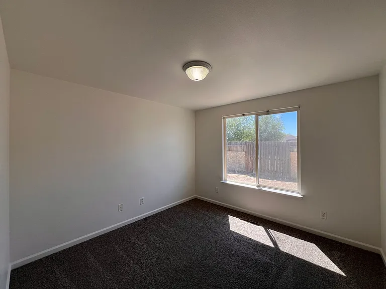 2628 Elizabeth Pkwy — Photo 24