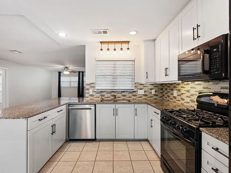 5110 Hialeah Dr — Photo 11