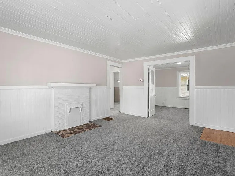 1742 Ware Ave — Photo 4