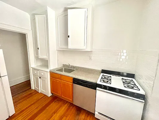 Rented by Pear NYC LLC | media 20