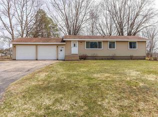 6480 Hemlock St, Vesper, WI 54489