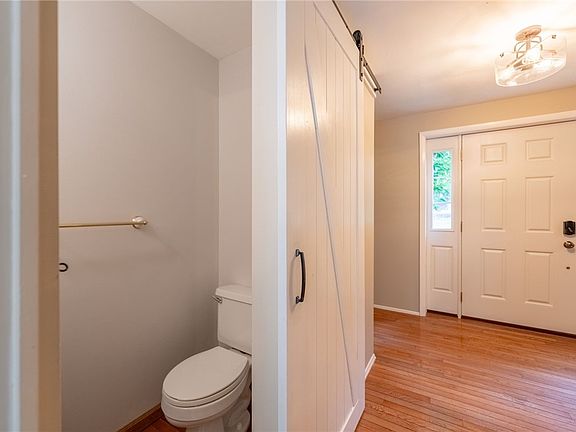 5th image of 620 Berwick Ct