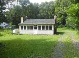 5517 Hickory Dr, Schnecksville, PA 18078