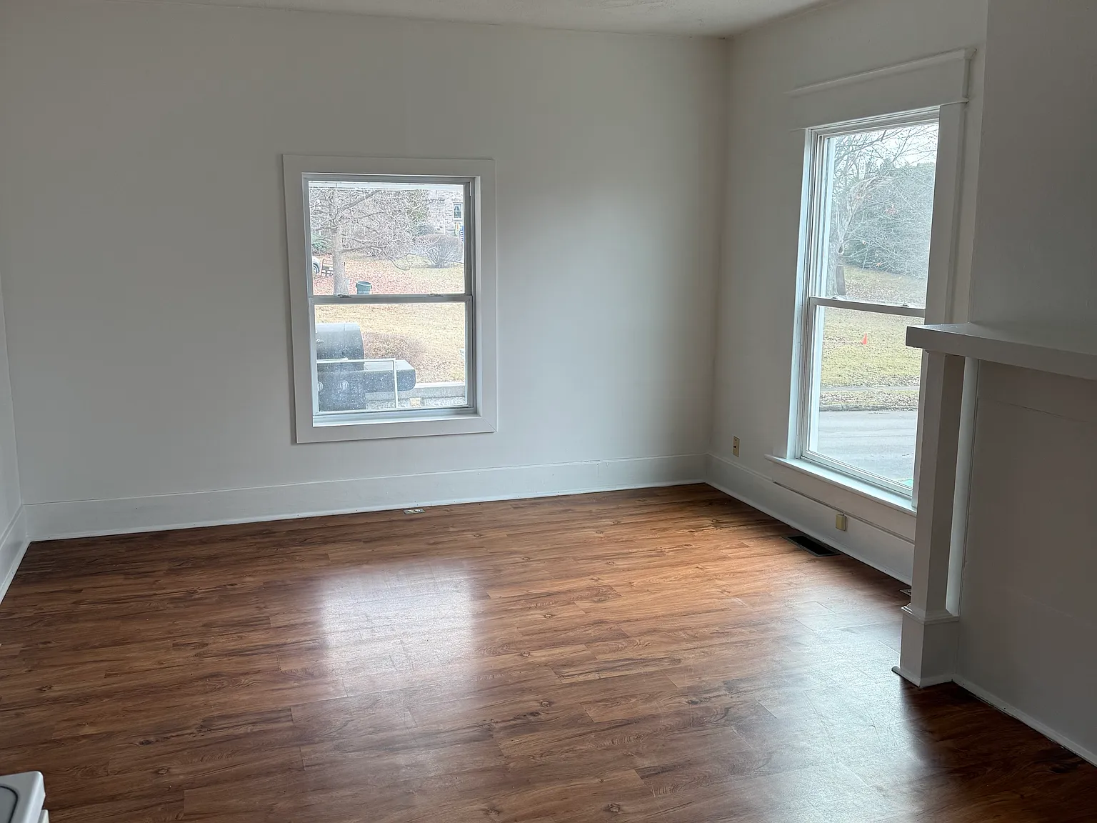 3 bed, $1,100 — Photo 2