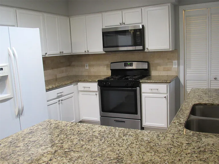 22710 Leedstown Ln — Photo 12