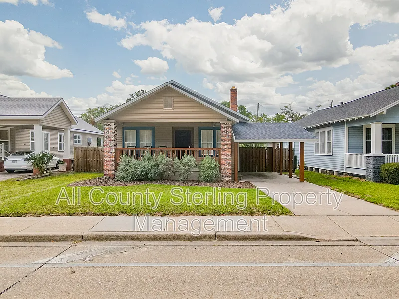 Building Photo - 348 S Marion Ave #A