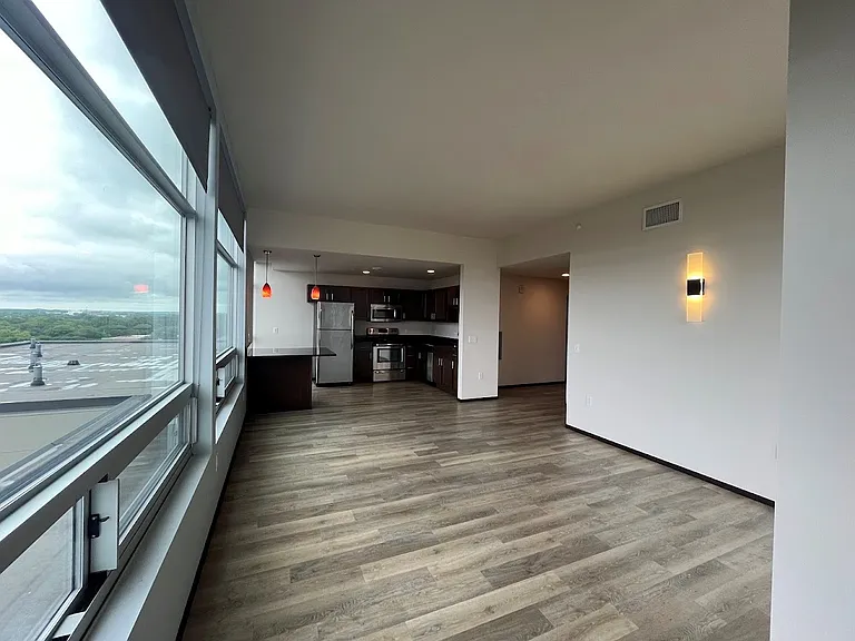 Galaxie High Rise Apartments — Photo 72