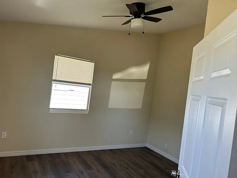 371 Banyan Ave — Photo 15
