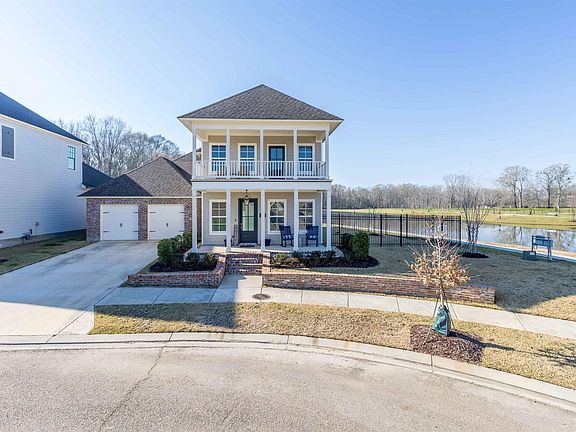 2nd image of 1102 Ambassador Cir