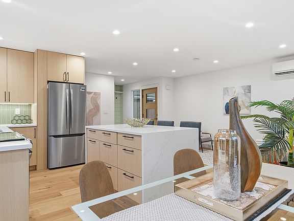 5th image of 6547A 11th Ave NW