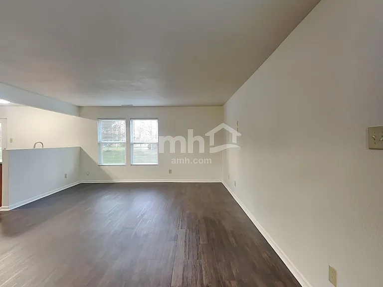 8045 Bach Dr — Photo 9